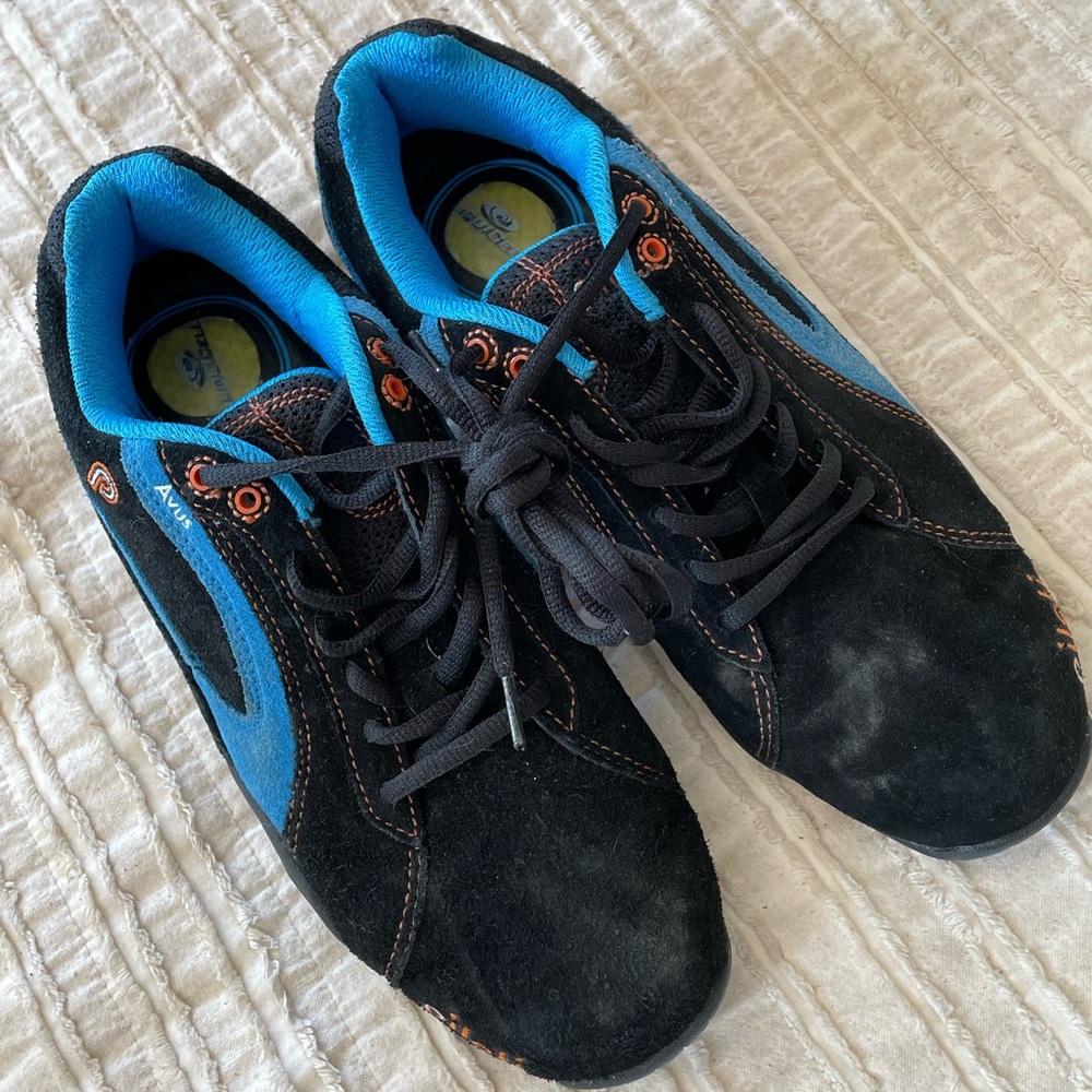 Piloti driving shoes.  Spyder model.  Turquoise/black. Size 8.5.